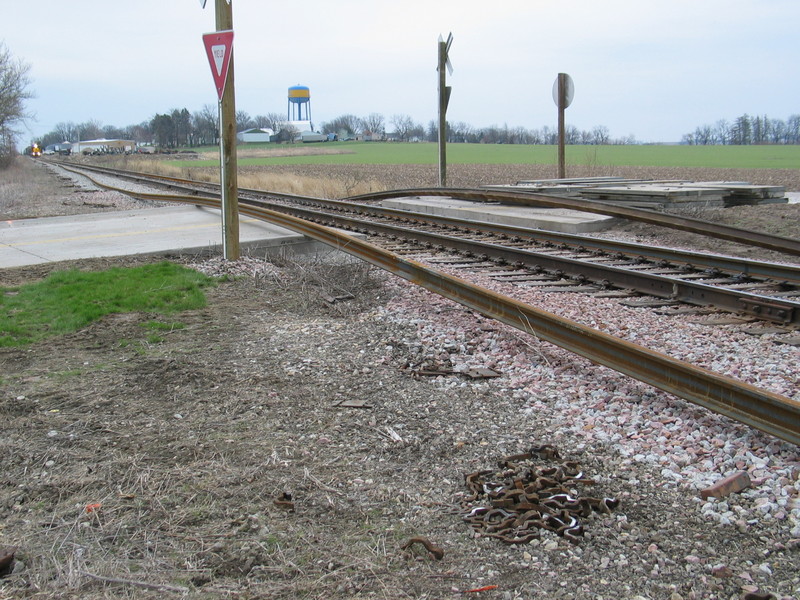 Westbound approaches the new crossing west of Durant, April 10, 2007.